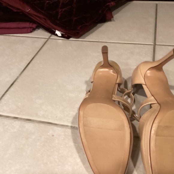 Nude high heels - Picture 2 of 3